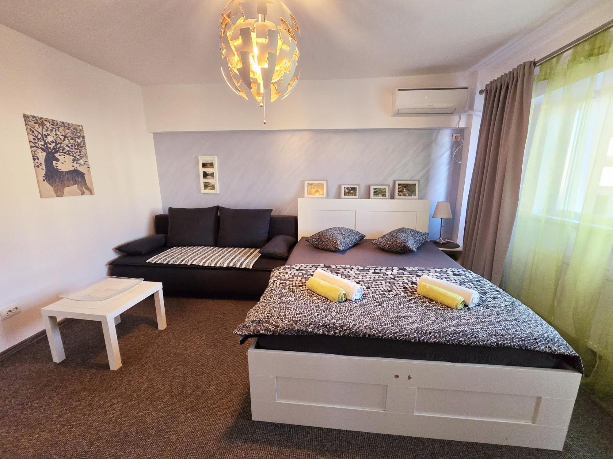 Marcos Apartments - Self Check-In レシツァ エクステリア 写真